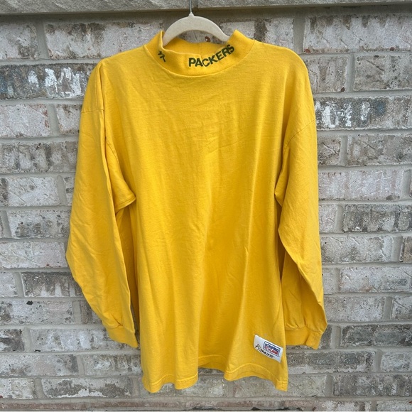 NFL Maxit Green Bay Packers Yellow Long Sleeve Tee Embroidered Logo - Picture 1 of 9